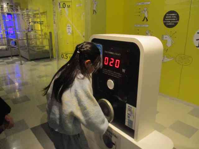 1205　5年校外学習　科学館